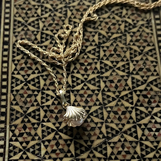 14k Gold Shell with Pearl